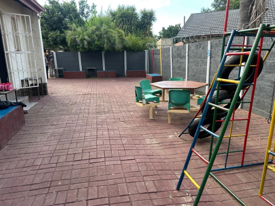 4 Bedroom Property for Sale in Oos Einde North West